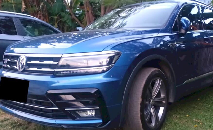 2020 *Volkswagen *Tiguan